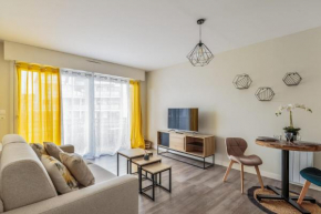 Nice and modern flat with balcony two steps to La Rochelle heart - Welkeys